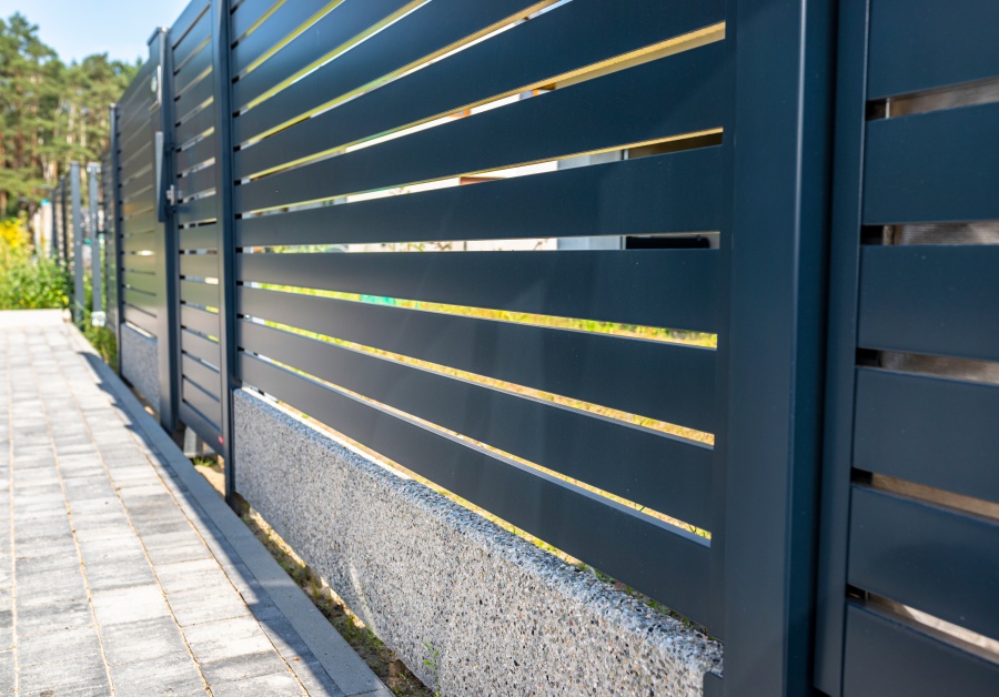Modern Panel Fences That Combine Strength and Style